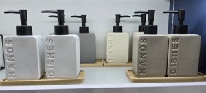Nuovo Set da Bagno in Ceramica Personalizzato e Durevole, Design di Lusso in 3 Pezzi - Product Image 2