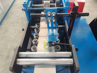 Machine de formage à rouleaux pour profilés de portes à volets en acier, prix de fabrication automobile