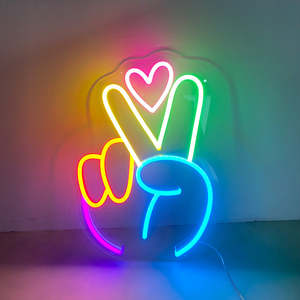 Colourful Peace Hand Neon <span class=keywords><strong>Sign</strong></span> <span class=keywords><strong>Finger</strong></span> Peace <span class=keywords><strong>Sign</strong></span> Wall <span class=keywords><strong>Sign</strong></span> segno di vittoria luce al Neon per bambini camera da letto festa decorazioni per le vacanze - Product Image 1