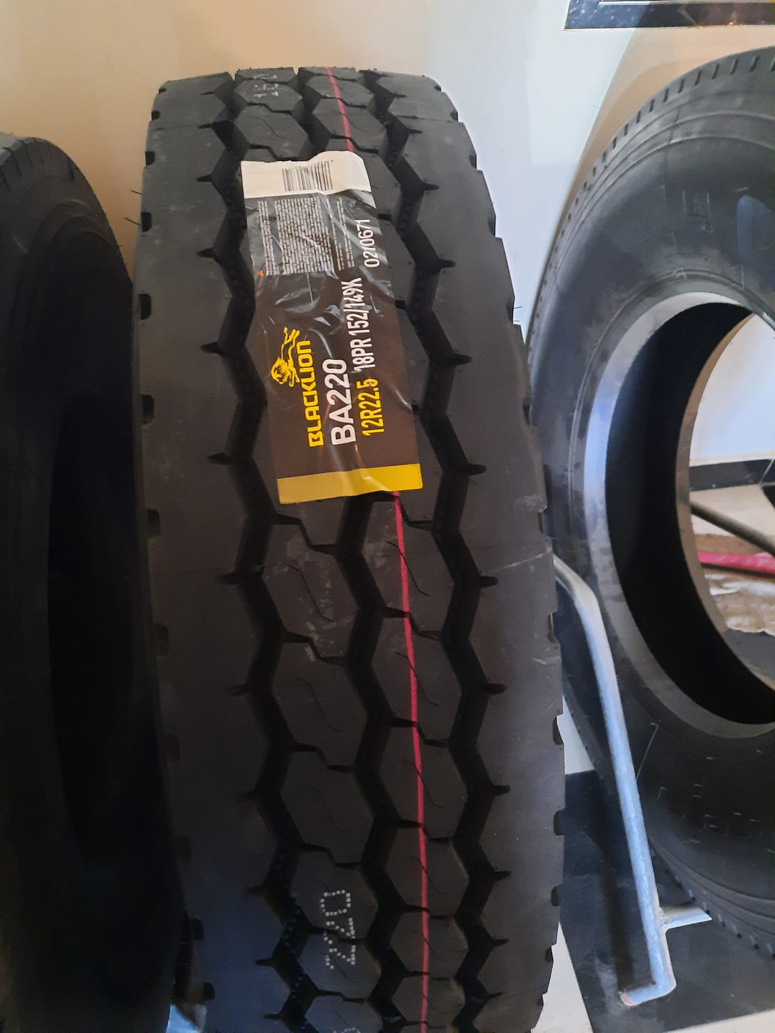 Jinyu Blacklion Evergreen Truck Tires - Durable & Reliable