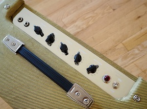 Amplificatore Combo per <span class=keywords><strong>Chitarra</strong></span> Personalizzato con Valvole 1*10\" Reverb 15W, Logo Personalizzato Disponibile - Product Image 2