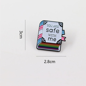 Épingles en émail souple amusantes « YOU ARE SAFE WITH ME » en métal plaqué, personnalisées <span class=keywords><strong>et</strong></span> gaufrées, <span class=keywords><strong>pour</strong></span> les amateurs de livres – Édition Rainbow Book - Product Image 6