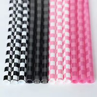 Pailles à boire en plastique populaires de 12 pouces, imprimées à carreaux roses de 10 mm de large, pour gobelets de 30/40 oz