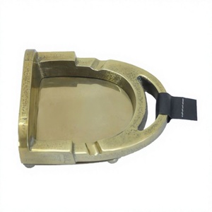 Cenicero de Estribo de Caballo con Acabado Dorado, Ceniceros de Aluminio Fundido para Cigarros y Cigarrillos, Cenicero Ecuestre Coleccionable, Gran Venta - Product Image 1