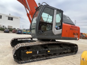 Excavatrice d'occasion HITACHI ZX240 Prix avantageux Excellentes performances Excavatrice d'occasion HITACHI à vendre - Product Image 1
