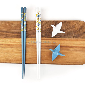 Juego de Palillos de Madera Ecológicos y Saludables, Plato de Cerámica y Reposapalillos de <span class=keywords><strong>Melamina</strong></span> con Diseño de Grulla, en Caja de Regalo - Product Image 3