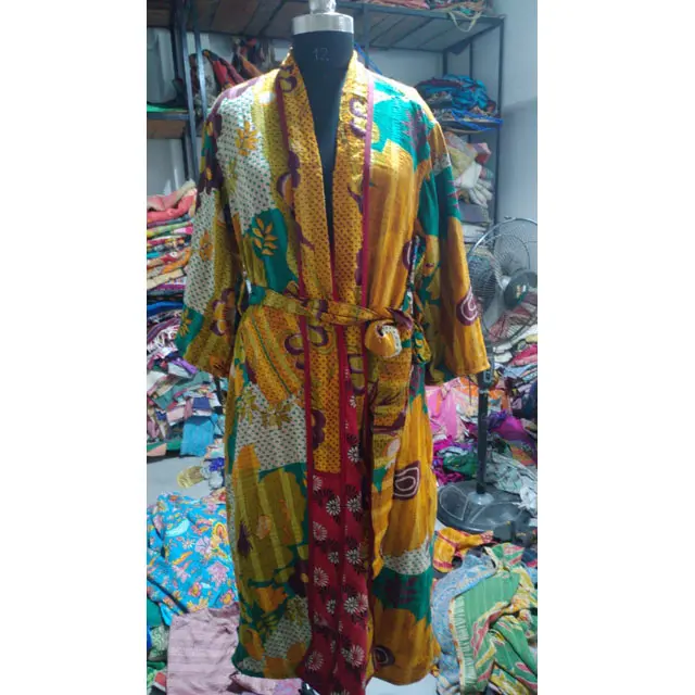 Vrouwen Jas Kantha Winter Robe Kimono Eco-Vriendelijke Stof Etnische Traditionele Vintage Indiase Handgemaakte Kleurrijke Katoenen Jassen Lang