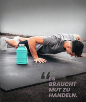 Bouteille d'eau de sport en acier inoxydable 2.2 L avec logo personnalisé gobelet de gymnastique de 64oz avec sangle gobelet en acier inoxydable avec logo personnalisé