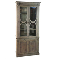 Décoration d'intérieur, bibliothèque classique chic, étagères, bibliothèque en bois massif avec portes en verre