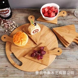 Vassoio per pizza in bambù Premonition con 4 manici, tagliere e piatto da portata per cene, bistecche e pane - Product Image 3