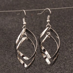 Boucles d'oreilles en alliage Super brillantes pour femme, bijoux à clous torsadés en diamant, multicouches, Double bague, style coréen, nouvelle mode - Product Image 5