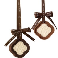 Diffuseur d'arômes de voiture en bois massif personnalisé OEM, parfum d'aromathérapie, diffuseur d'arômes à évaporation naturelle XINYANFOREVER XY025 pour