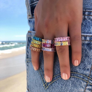 Promozione <span class=keywords><strong>anello</strong></span> di zircone cubico arcobaleno rettangolare placcato in oro ghiacciato colorato CZ fascia per l'eternità da donna gioielli <span class=keywords><strong>con</strong></span> <span class=keywords><strong>anello</strong></span> da dito - Product Image 5