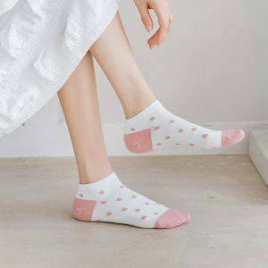 Chaussettes fantaisie pour femmes avec de jolies fleurs pour le printemps, l'été et l'automne - Product Image 3