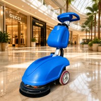Nettoyeur de sol compact et léger avec une pression de brosse de 25 kg et une aspiration puissante pour le nettoyage des restaurants