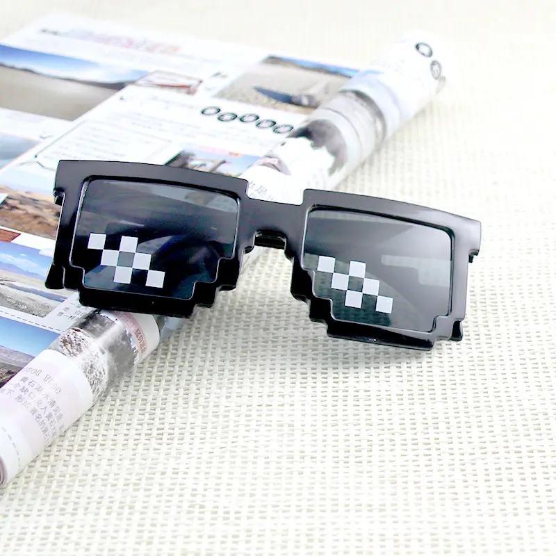 Neueste Mode Quadrat lustige Anime Pixel Mosaik Form Großhandel benutzer definierte Sonnenbrille Frauen Männer Brillen Schatten Sonnenbrille Brille