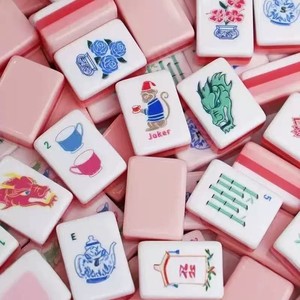 Fichas de mahjong americanas de acrílico de cuatro capas con diseño de mono rosa, diseño creativo de dibujos animados, portátiles, ideales para reuniones familiares - Product Image 2