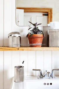 Juego de baño plateado de acero inoxidable con acabado elegante, perfecto para una elegante organización del baño - Product Image 2