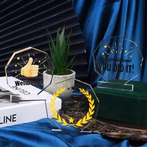 รางวัลถ้วยรางวัลแสดงความซาบซึ้งพร้อมฐานสี่เหลี่ยม 3.54 นิ้วถ้วยรางวัลอะคริลิคของขวัญสําหรับผู้ใหญ่และเด็ก คุณทํามันได้ดี ทํางานได้ดี - Product Image 1