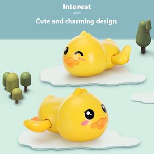 Jouets <span class=keywords><strong>de</strong></span> <span class=keywords><strong>bain</strong></span> en plastique ABS en forme <span class=keywords><strong>de</strong></span> canard jaune Zhiqu, qui font des sons, pour les enfants <span class=keywords><strong>de</strong></span> 5 à 7 ans, motif cœur, jeux aquatiques - Product Image 2