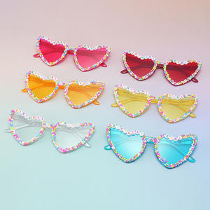 نظارات شمسية نسائية لؤلؤ عبر الحدود على شكل قلب ، نظارات شمسية مستقطبة للحماية من UV380 ، عدسات مستقطبة لحفلات الزفاف - Product Image 1