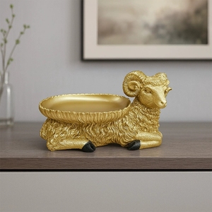 Ornement de mouton doré moderne, statue en résine réaliste faite à la main, double usage : plateau décoratif et élégant porte-bijoux, unique - Product Image 5