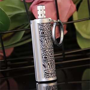 Briquet ouvre-bouteille en vrac coupe-vent porte-clés étanche et durable allume-briquet porte-clés d'urgence allume-feu en silex vente en gros - Product Image 4