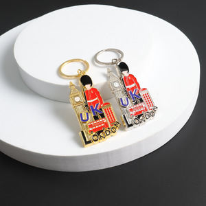 Porte-clés <span class=keywords><strong>en</strong></span> métal avec collage de monuments de <span class=keywords><strong>Londres</strong></span>, souvenir de la Garde royale britannique et du Big Ben - Product Image 1