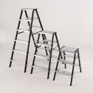 Tabourets à échelle pliante télescopique double face au design moderne avec 12 marches en <span class=keywords><strong>aluminium</strong></span> et <span class=keywords><strong>pieds</strong></span> en acier certifiés EN131 pour usage domestique - Product Image 1