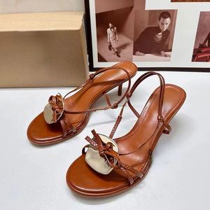 Chaussures élégantes pour femmes, mules à talons chaton, chaussures basses - Product Image 1