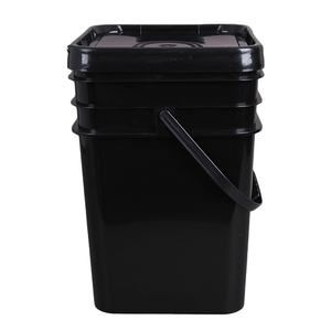 Seau à ordures 100% recyclé H D P E couleur noire grand hôpital - Product Image 1