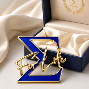 Spilla Personalizzata in Metallo Smaltato con Lettera Greca Sigma, Regalo per Membri di Gruppi Sociali, Confraternite e Sororità - Product Image 1