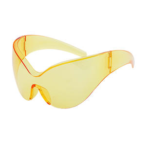 Gafas de sol deportivas extragrandes de estilo europeo americano para mujer, protección UV400, montura de PC resistente al viento, gafas de ciclismo para exteriores con protección solar clase 2 - Product Image 1
