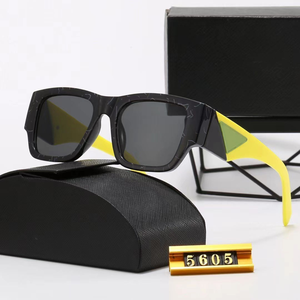 Gafas de Sol de Moda con Montura Cuadrada Extra Grande, Lentes con Protección UV400 y Degradado, para Viajes al Aire Libre y Playa - Product Image 4