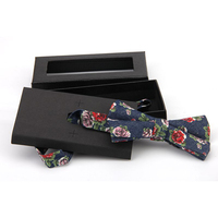 Boîte d'emballage cadeau personnalisée pour cravates, nœuds papillon, colliers et bijoux pour hommes, avec gaufrage et doublure en éponge, pour mariages et fêtes