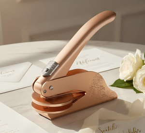 Sceau d'impression personnalisé OEM en métal pour gaufrage, idéal pour la décoration de mariage, les enveloppes en papier et les autocollants – Sans encre - Product Image 3