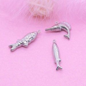 Pendentifs en forme de poisson en acier inoxydable pour la fabrication de bijoux DIY, 2 styles, petite taille, finition polie, composants de bijoux - Product Image 3