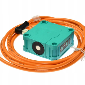PLC Nuevo de la Marca UC500-L2-<span class=keywords><strong>U</strong></span>-V15 |   Ofrece detección ultrasónica compacta, medición de corta distancia, fácil integración para sistemas pequeños. - Product Image 1