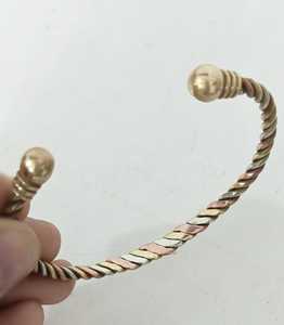 Pulsera Magnética Ajustable de Cobre Contemporánea con Elegante Brazalete para Hombres y Mujeres, Joyería de Moda y Regalos - Product Image 2