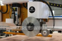 MS50-1530 Pusat Pemesinan CNC ATC untuk Pintu Kayu dengan Spindle HQD Ganda 360 °   Mesin Router SYNTEC dengan Sistem Pemuatan dan Pembongkaran Otomatis