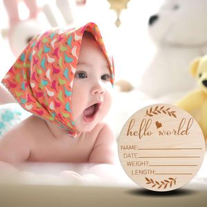 Targa in Legno Incisa con <span class=keywords><strong>Nome</strong></span> del Neonato 'Hello World', Stile Rustico, Accessorio per Foto, Regalo per la Cameretta - Product Image 6
