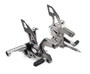 Juego de piezas traseras de aleación de aluminio CNC para motocicleta, reposapiés de alta calidad para <span class=keywords><strong>KAWASAKI</strong></span> <span class=keywords><strong>z1000</strong></span>, z1000r, <span class=keywords><strong>2022</strong></span>, 2021, 2020, 2019, 2018, 2017 - Product Image 6