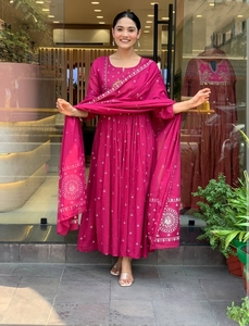 Pantalón Holgado de Algodón Khadi con Estampado Floral y Bordado, Dupatta, Traje Tradicional Indio Étnico Informal para Fiesta, de Secado Rápido - Product Image 1