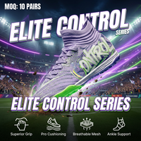 Chaussures de football de haute qualité en gros, dotées de crampons respirants en mesh et amortissants, conçues pour la performance des athlètes professionnels.