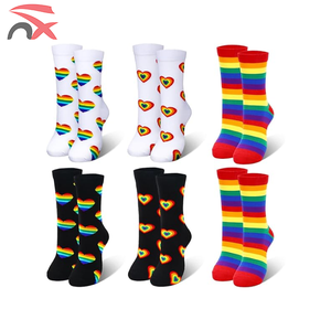 Vente de chaussettes rayées arc-en-ciel <span class=keywords><strong>LGBT</strong></span> en coton, emballées individuellement dans un sac OPP, fabriquées par Nuoxin Factory - Product Image 2