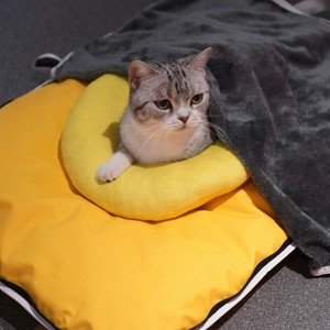 Custom Portable Leather Waterproof Foldable Zipper Pet Bed 3-In-1 Outdoor Cat Bed Set Including Blanket And <b>U</b>-Shaped Pillow - Product Image 5