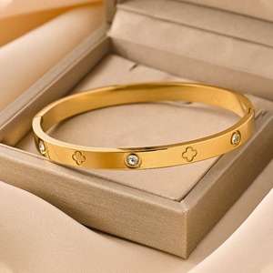 Venta al por mayor de fábrica, transfronteriza, pulsera de lujo para mujer, de acero inoxidable, impermeable, que no se decolora, con diamantes brillantes, chapada en oro de 18K - Product Image 4