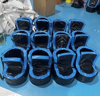 Chaussures de football géantes gonflables pour le team building, chaussures de football en éponge