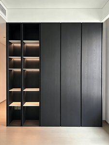 Mobili su Misura in Materiali Ecologici, Vetrina/Libreria con Bordi in PUR, Design Moderno per Soggiorno - Product Image 2