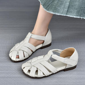 2025 été Style britannique chaussures en cuir bout rond tissé à la main creux léger Velcro sandales romaines motif de couleur unie - Product Image 5